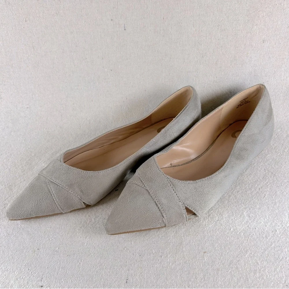 Journee Collection Women’s 8 Gray 'Winslo' Flat - Picture 2 of 9